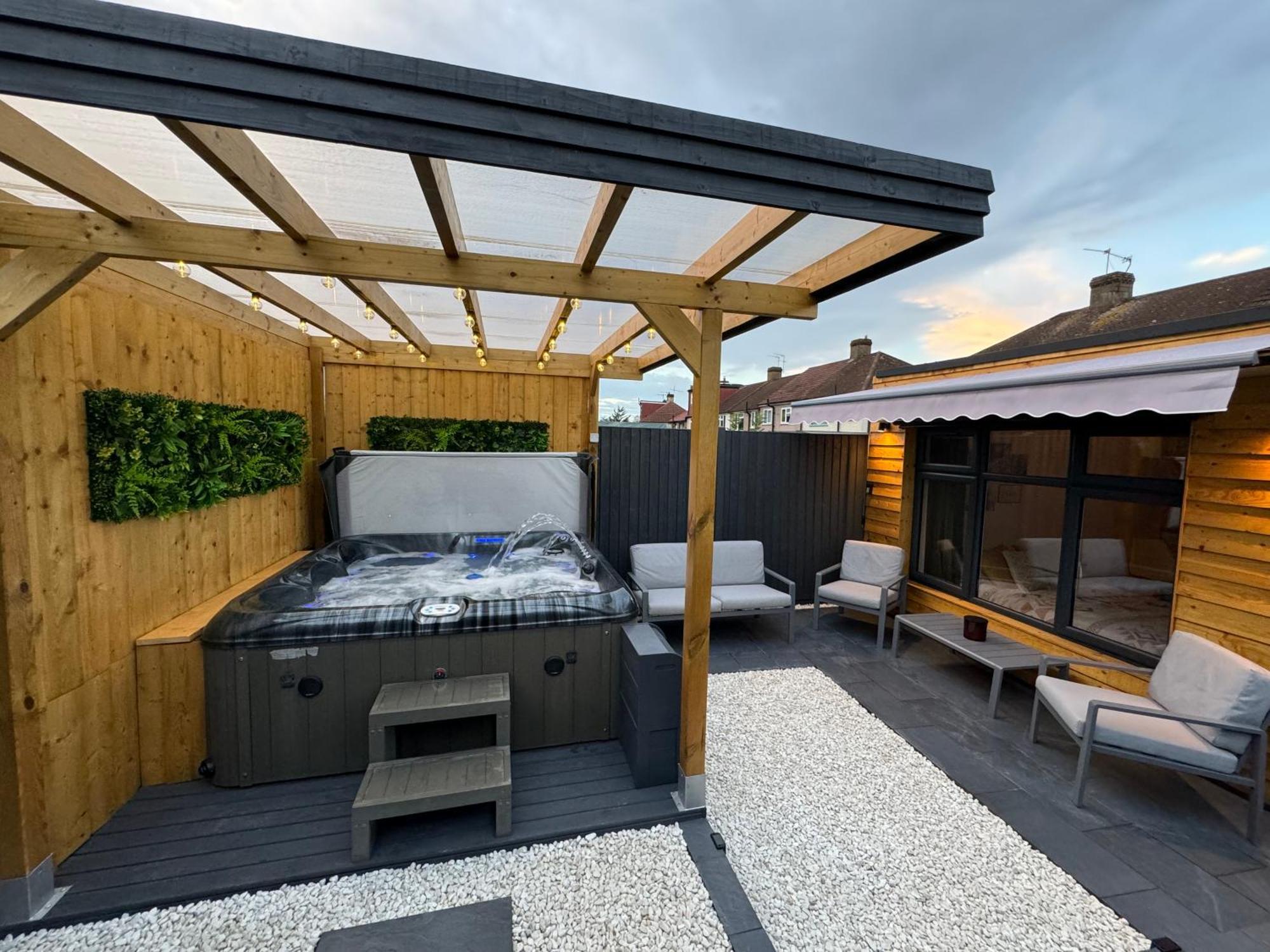 Wild & Free Hot Tub Retreat Apartment Dartford Exterior photo