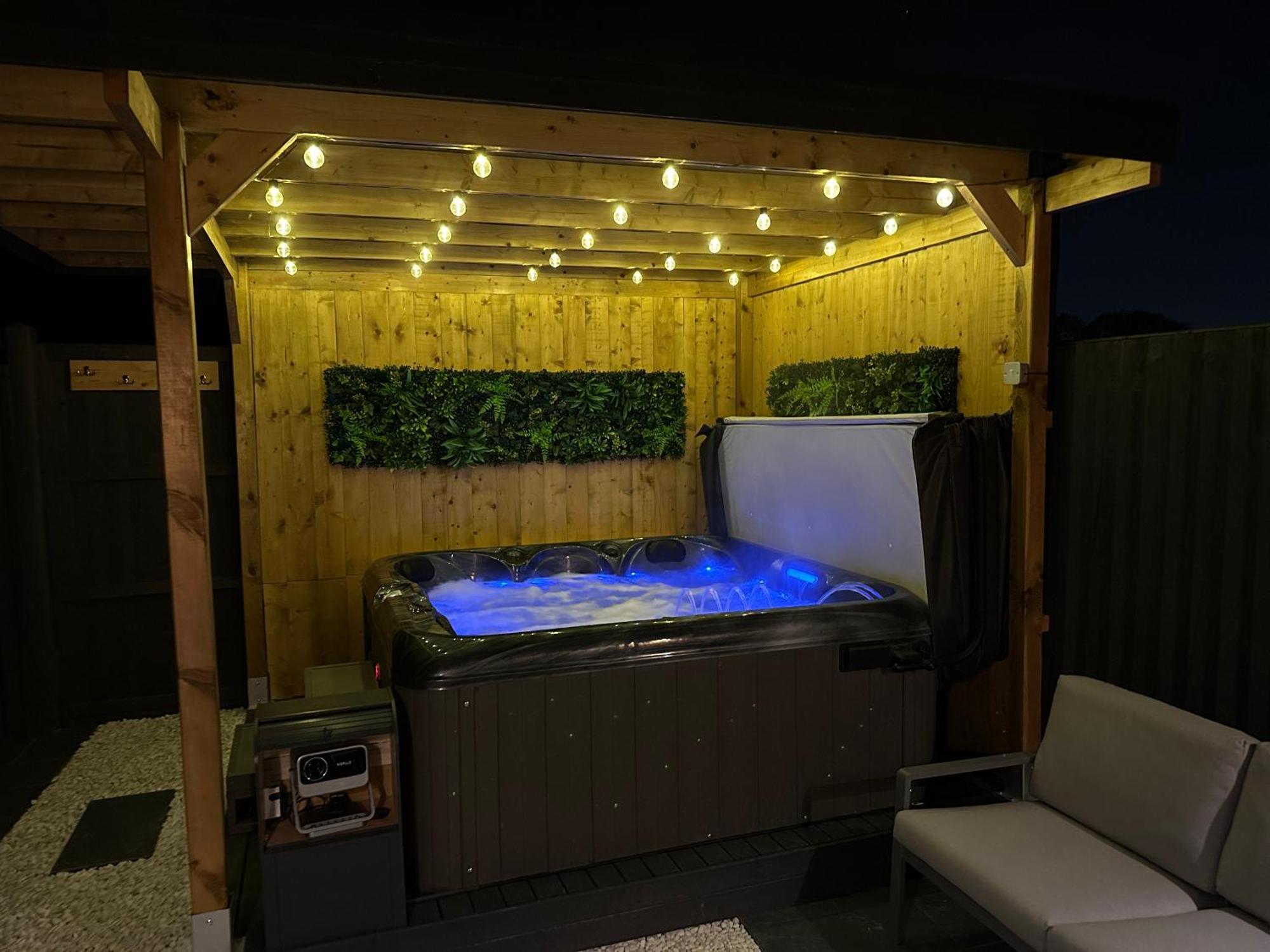 Wild & Free Hot Tub Retreat Apartment Dartford Exterior photo