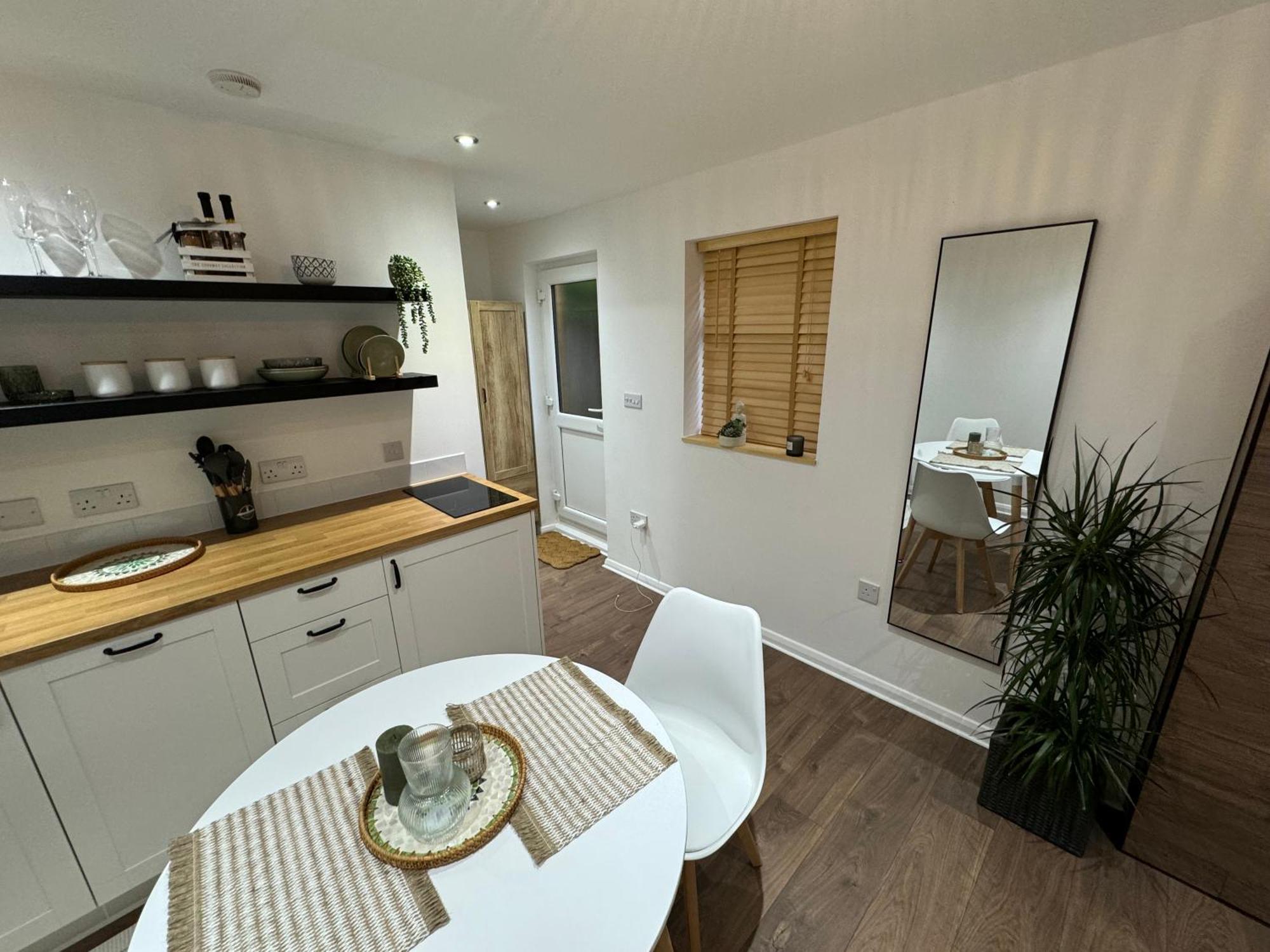 Wild & Free Hot Tub Retreat Apartment Dartford Exterior photo