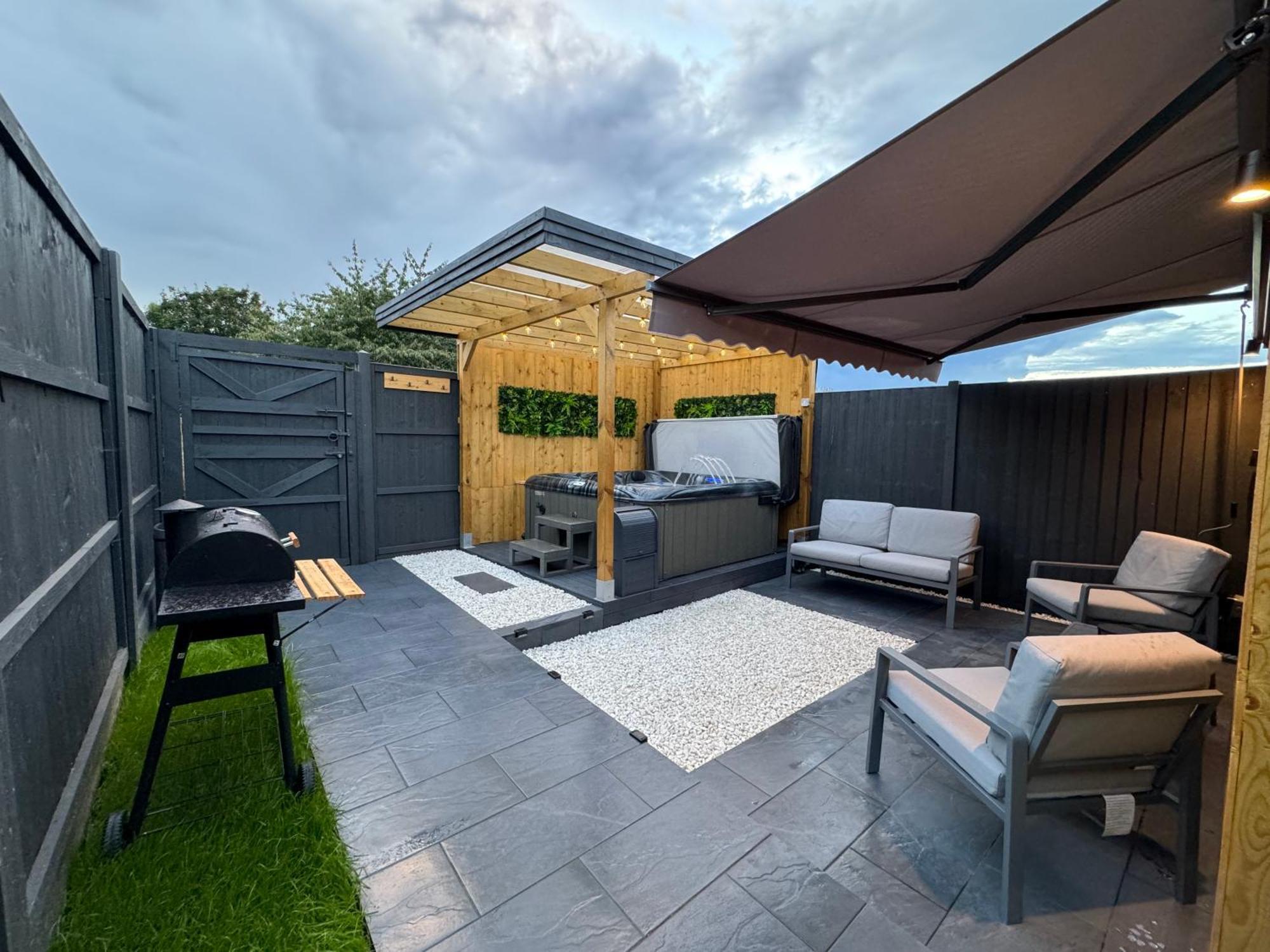 Wild & Free Hot Tub Retreat Apartment Dartford Exterior photo